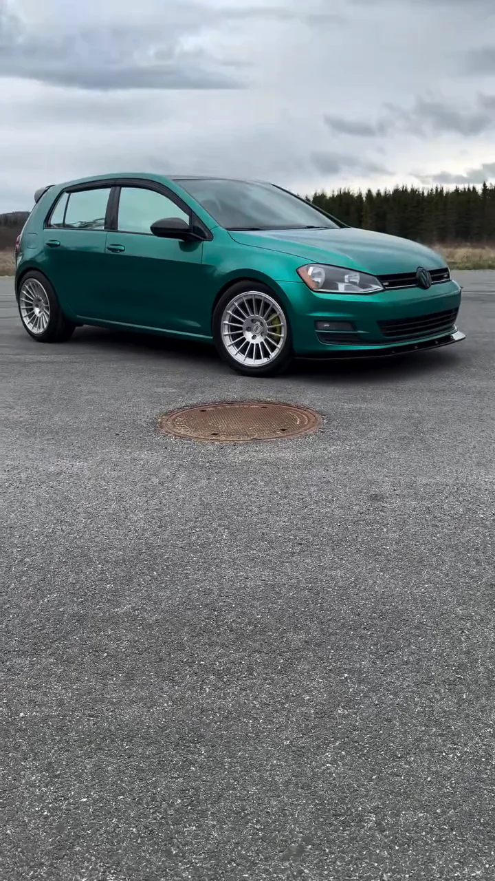 Volkswagen Golf avec wrap complet vert
